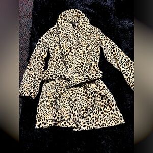 Brand new Victoria’s Secret plush robe